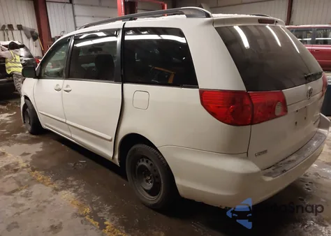 2007 Toyota Sienna Le z USA, uszkodzony, nr VIN 5TDZK23C77S060447